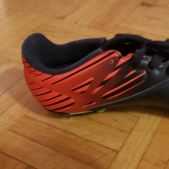 Messi adidas soccer cleats - Picture 2 of 4